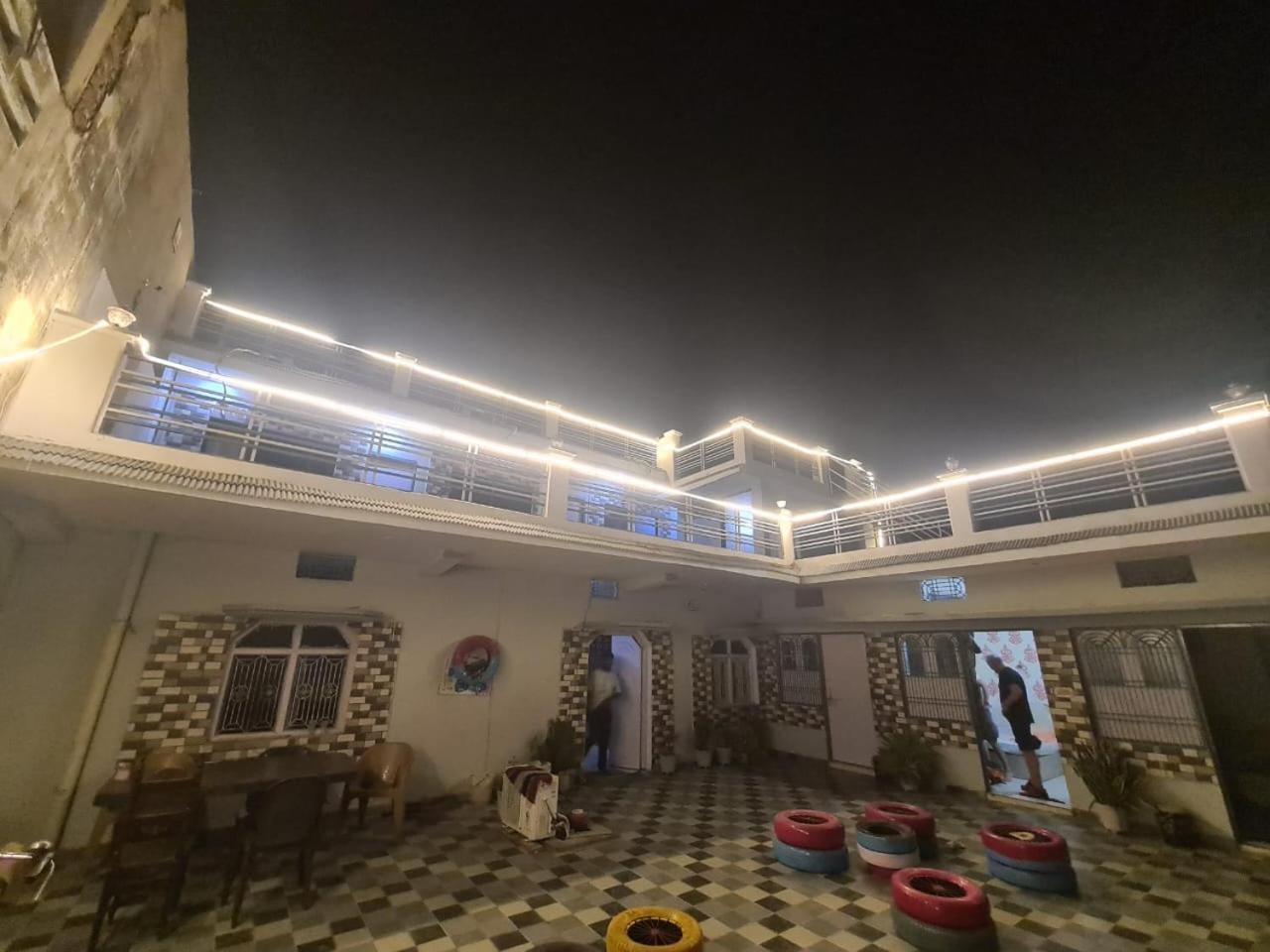 Mohit Paying Guest House Váránaszi Kültér fotó